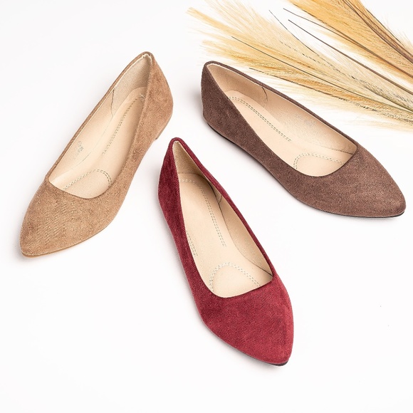 𝅺SALE! Burgundy Faux Suede  Almond Toe Ballet Flats 🌸 - Picture 2 of 2